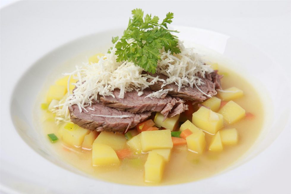 Tafelspitz mit geriebenem Meerrettich und Bouillonkartoffeln Der